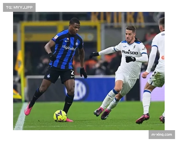 亚特兰大vs国际米兰实时：双方半场0-0，中场拼抢激烈